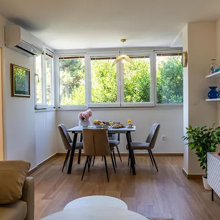 Dado With Cover Parking On Ideal Location * Dubrovnik