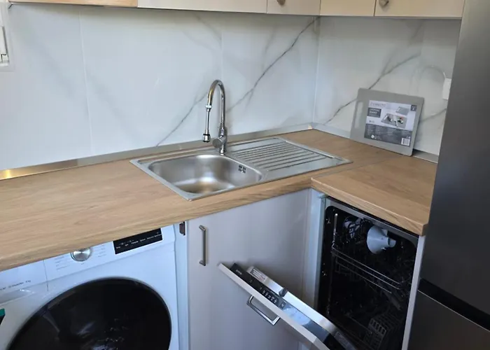 Dado With Cover Parking On Ideal Location Apartament Dubrownik