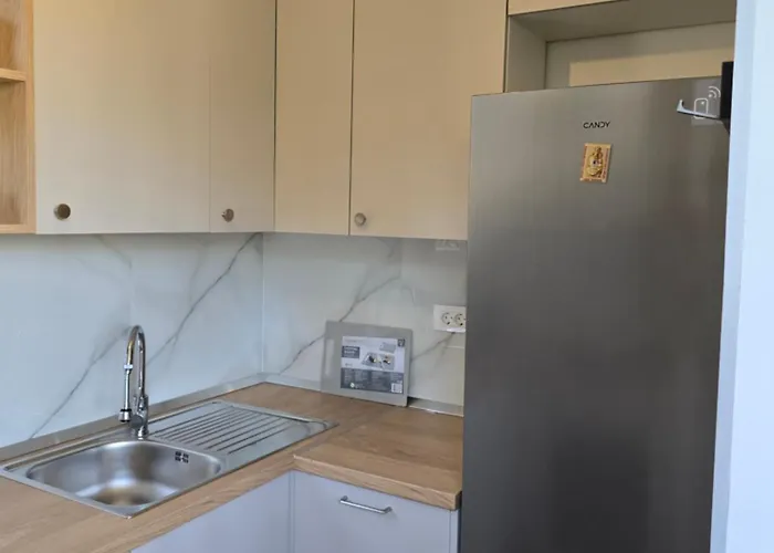 Apartment Dado With Cover Parking On Ideal Location *