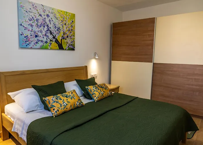 Apartment Dado With Cover Parking On Ideal Location