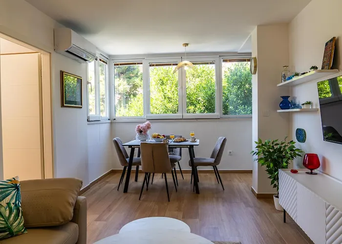 Dado With Cover Parking On Ideal Location * Dubrovnik