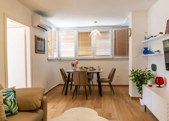 Apartament Dado With Cover Parking On Ideal Location