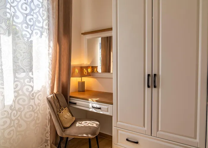 Dado With Cover Parking On Ideal Location Apartament Dubrownik