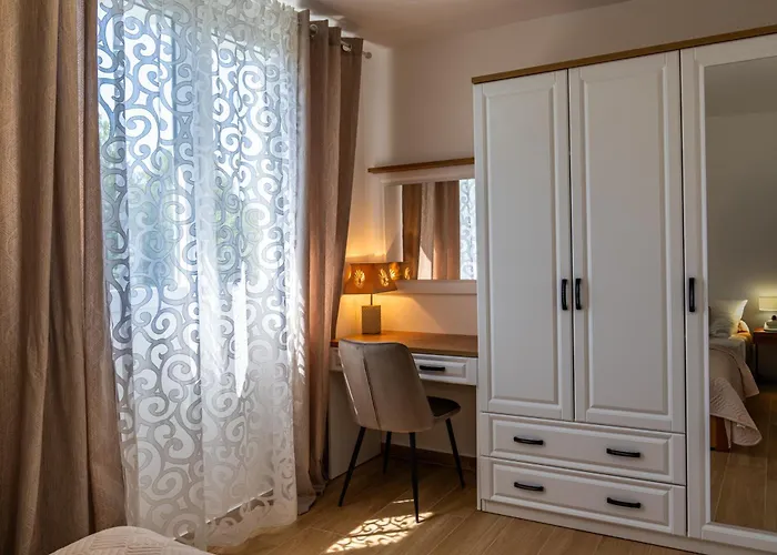 Dado With Cover Parking On Ideal Location * Dubrovnik