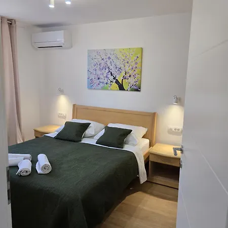 Apartment Dado Sa Nadkrivenim Parkingom Na Idealnoj Lokaciji