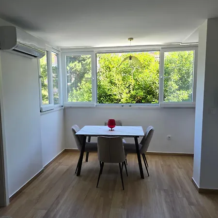 Apartment Dado Sa Nadkrivenim Parkingom Na Idealnoj Lokaciji *