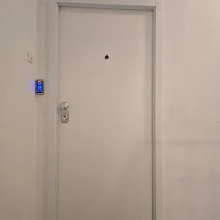 Dado Sa Nadkrivenim Parkingom Na Idealnoj Lokaciji Apartment Dubrovnik