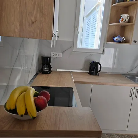 Dado Sa Nadkrivenim Parkingom Na Idealnoj Lokaciji Apartment *