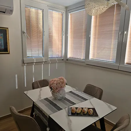 Apartment Dado Sa Nadkrivenim Parkingom Na Idealnoj Lokaciji *
