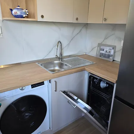 Dado With Cover Parking On Ideal Location דירה דוברובניק